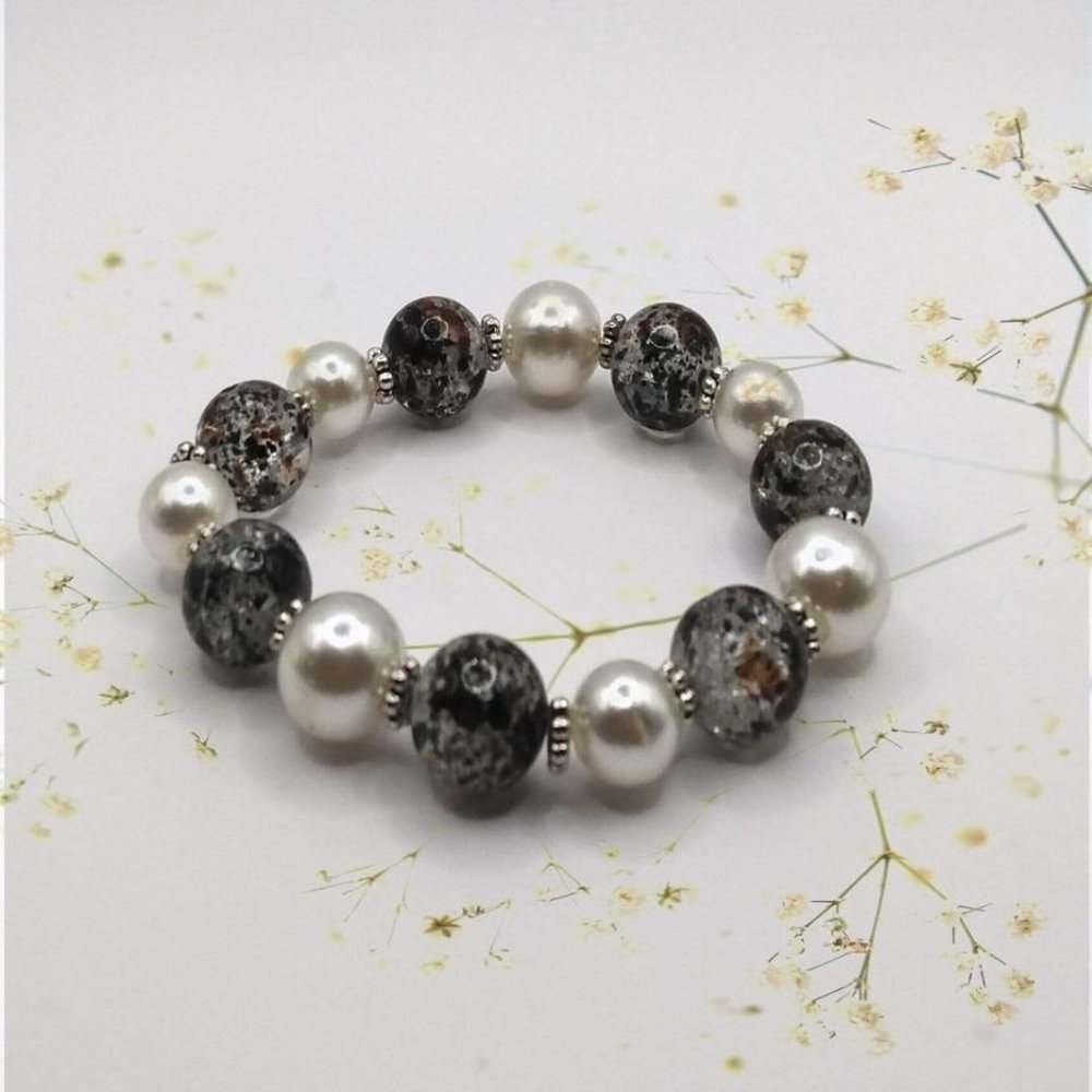 Crackle Bead And Pearl Bracelet-Pearl bracelet-Pearl Stretch Bracelet